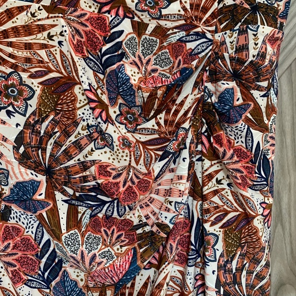 Printed Ruched Dress - Picture 3 of 5